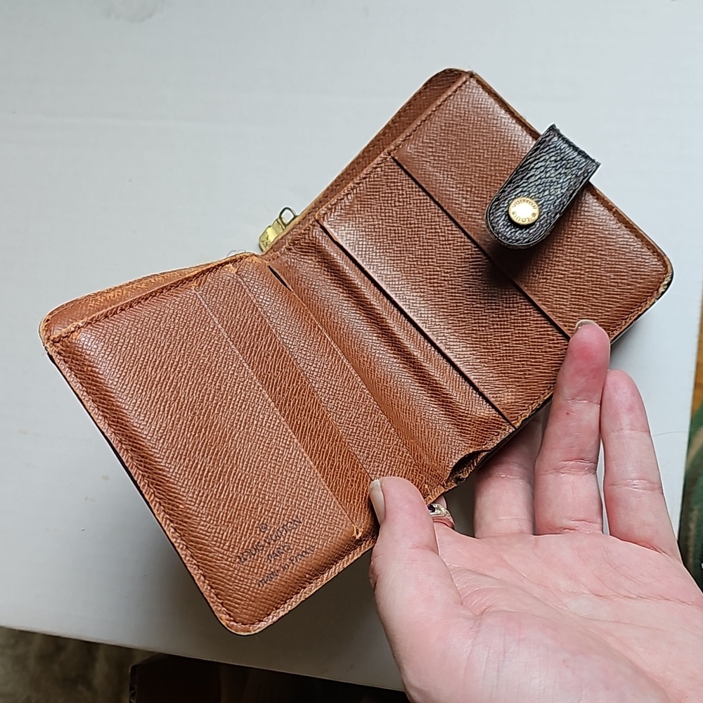 Authentic preloved Vintage 1999 Louis Vuitton Comapct Zipper Wallet